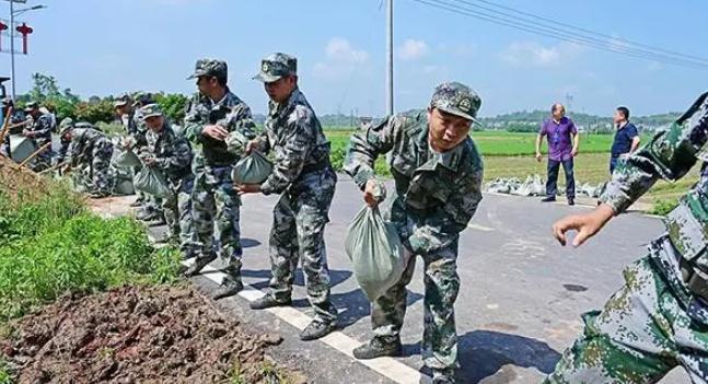醴陵|軍地聯(lián)合錘煉防汛應(yīng)急&ldquo;硬功&rdquo;